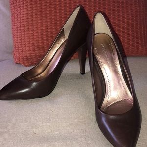 BCBG Brown leather pumps